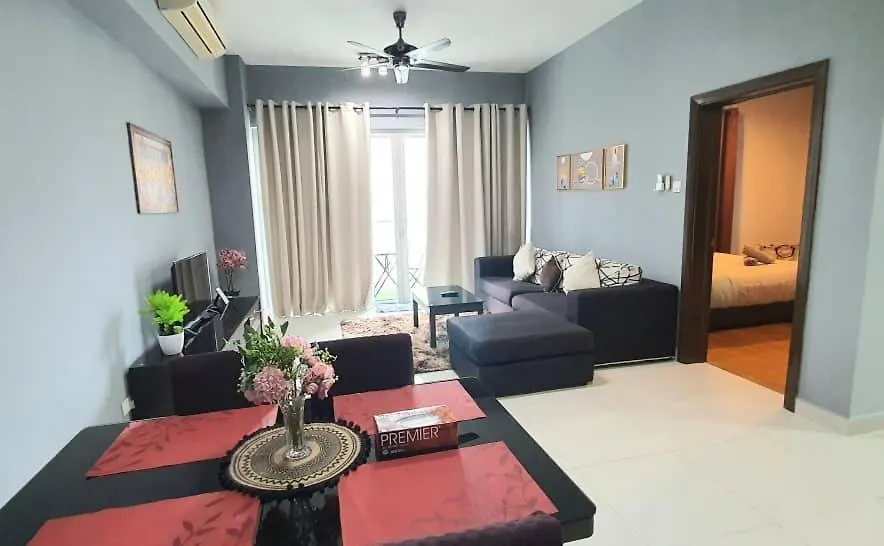Regalia Suites Klcc View Rooftop Infinity Pool By Angkasa Homes Kuala Lumpur Apartment