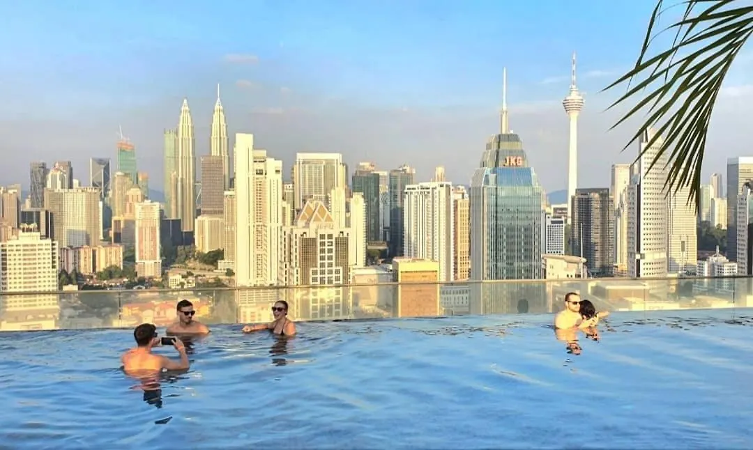 Regalia Suites Klcc View Rooftop Infinity Pool By Angkasa Homes Kuala Lumpur Apartment